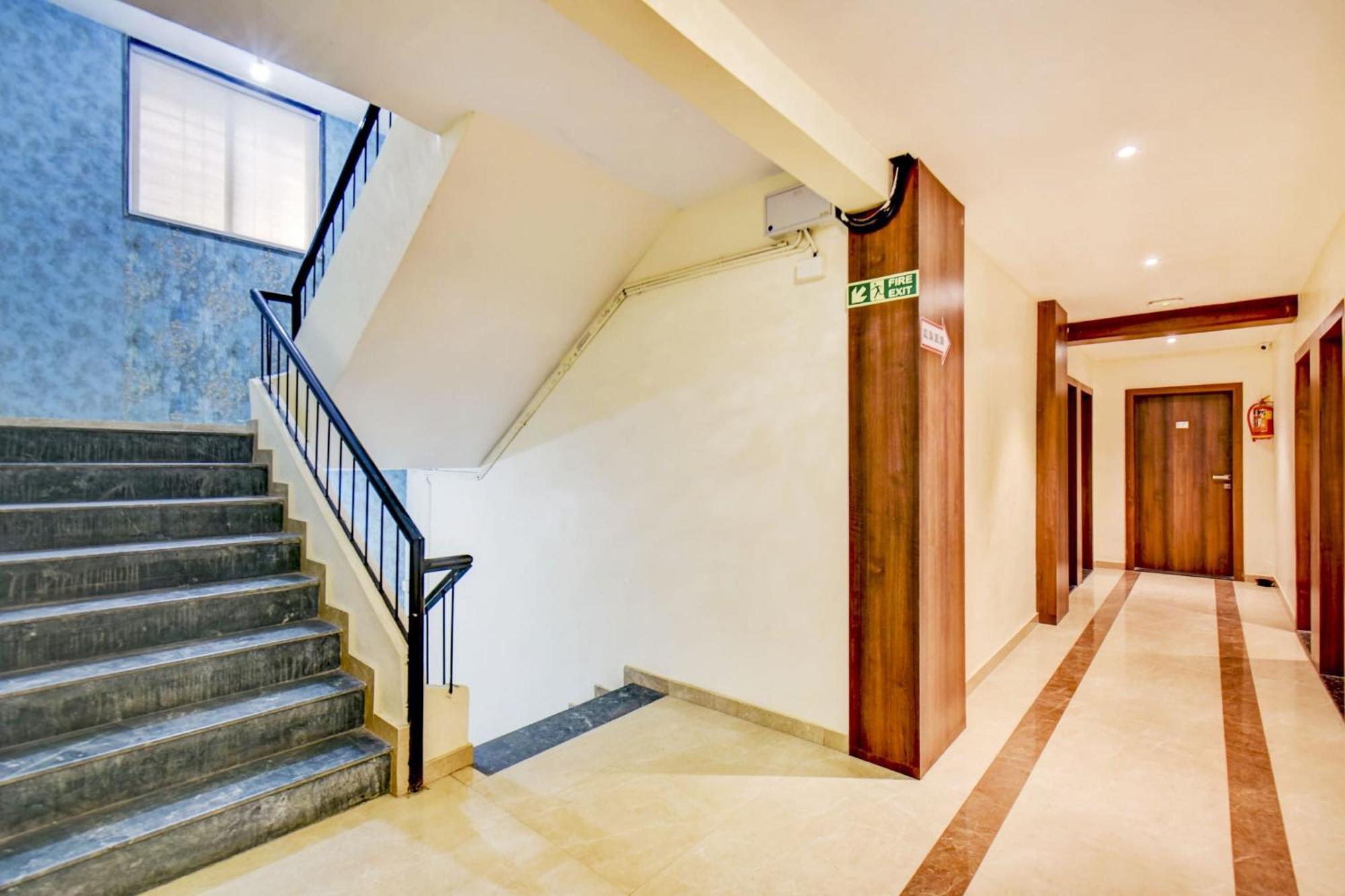 Townhouse Oak Hotel Chaitanya Executive Near Fun Time Multiplex Pune Exterior foto