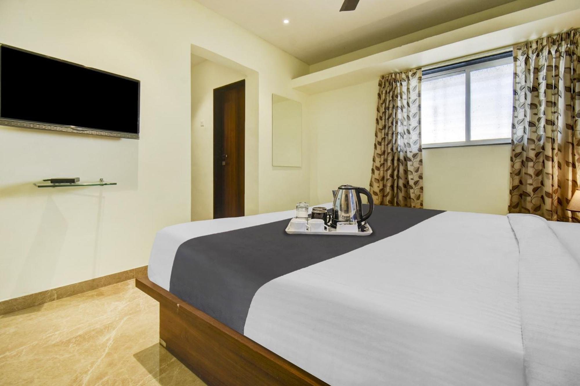 Townhouse Oak Hotel Chaitanya Executive Near Fun Time Multiplex Pune Exterior foto